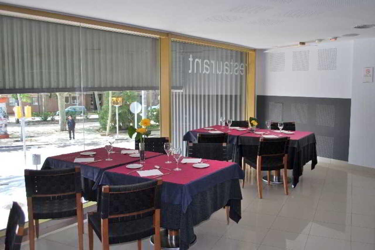 Hotel Ciutat Igualada ภายนอก รูปภาพ