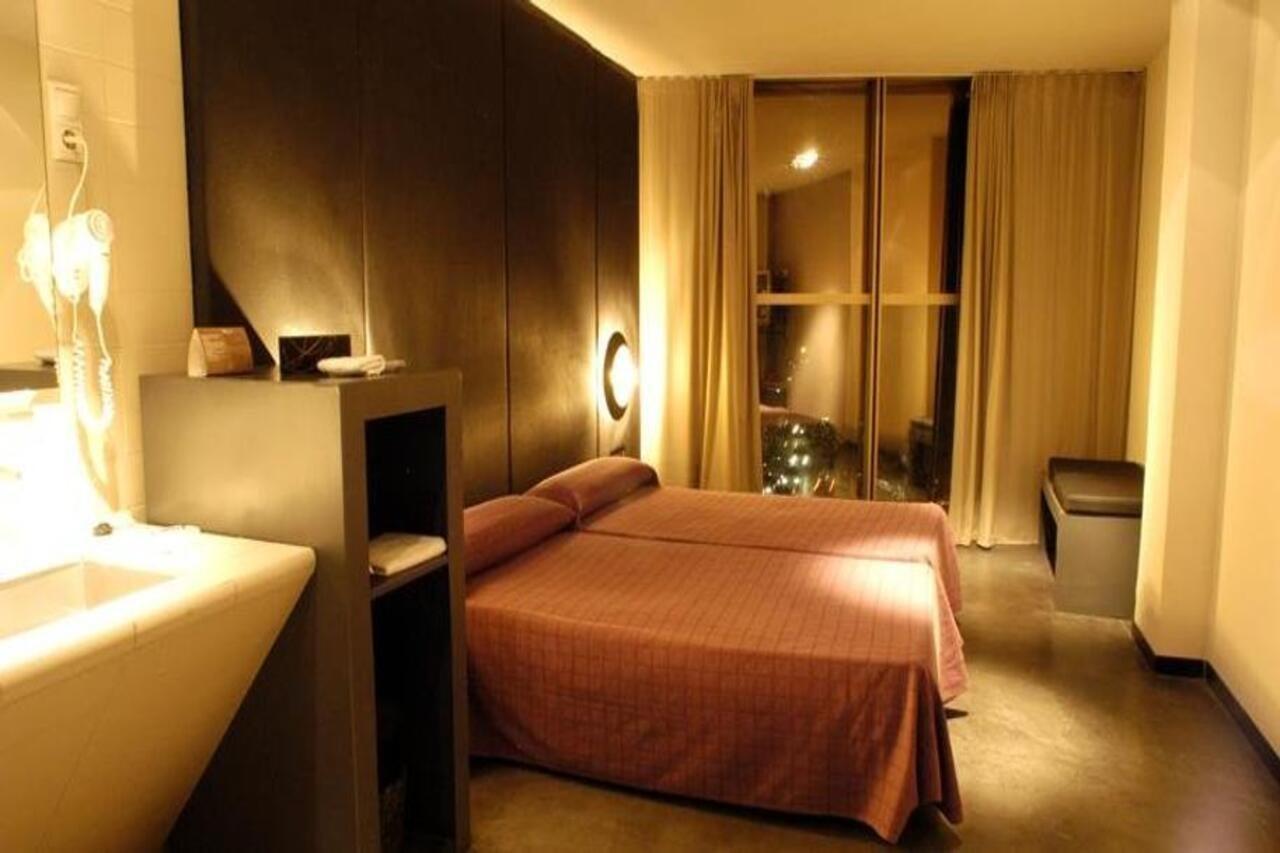 Hotel Ciutat Igualada ภายนอก รูปภาพ