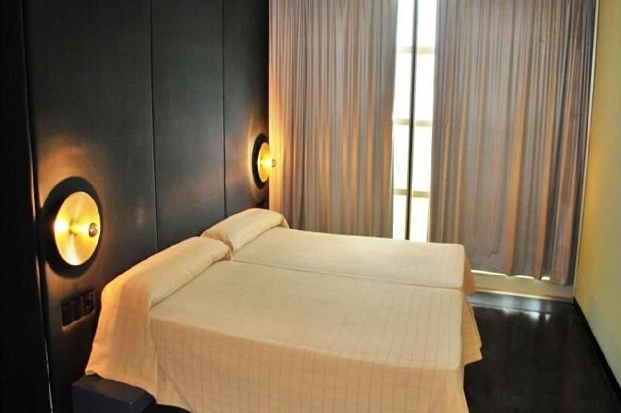 Hotel Ciutat Igualada ภายนอก รูปภาพ