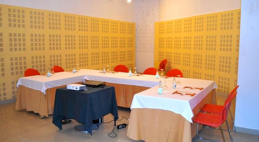 Hotel Ciutat Igualada ภายนอก รูปภาพ